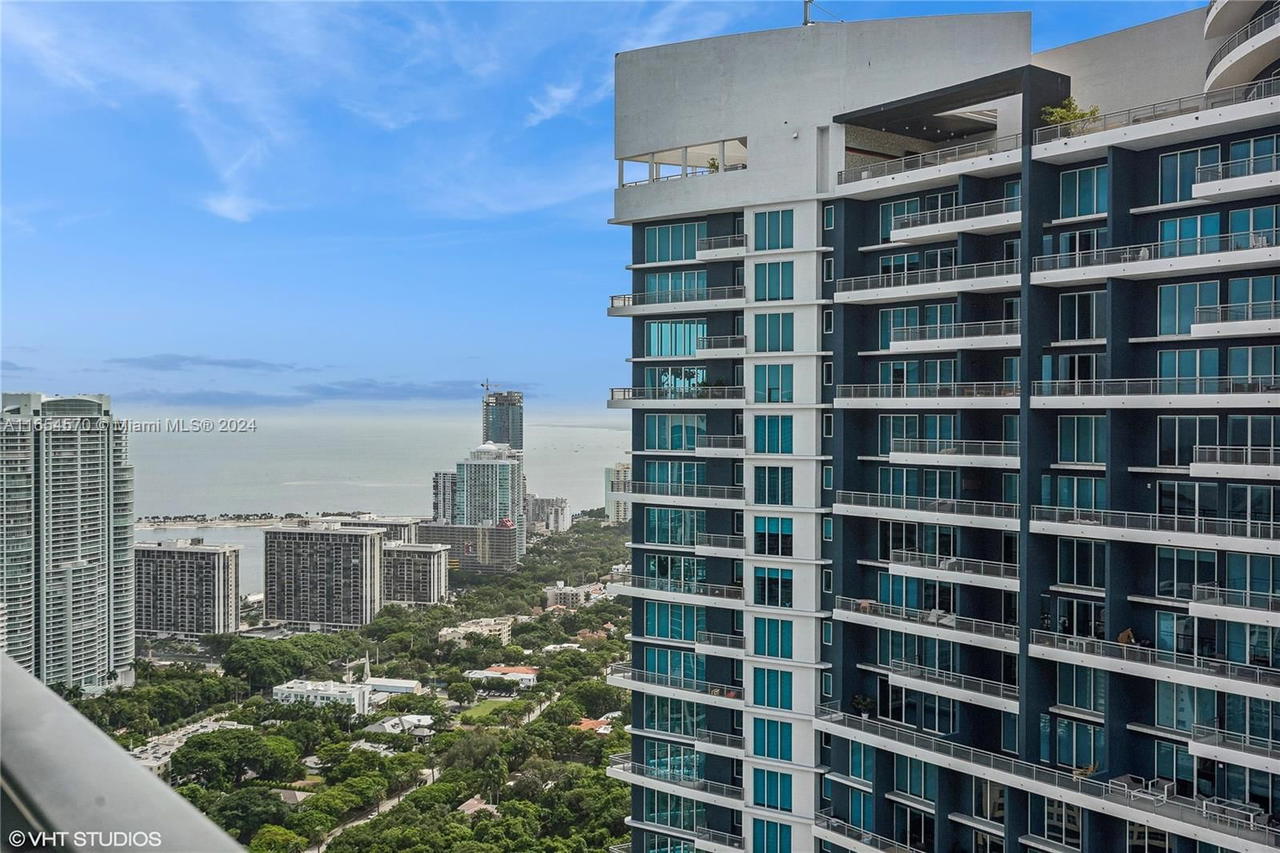 Real estate property located at 1300 Miami Ave #4710, Miami-dade, 1300 S Miami Avenue Condo, Miami, FL