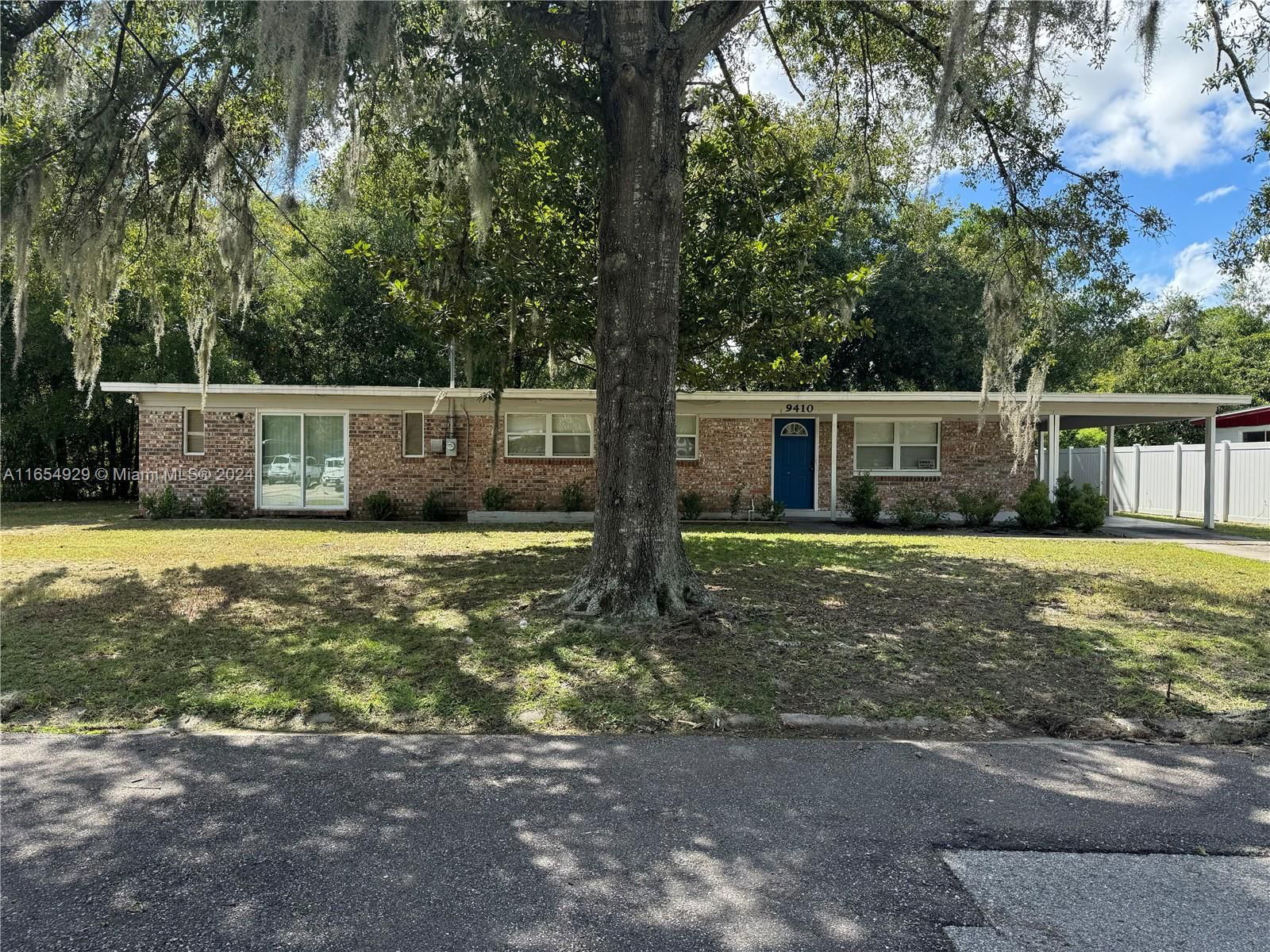 Real estate property located at 9410 Gilchrist ct, Duval, Carver Manor Unit 10, Jacksonville, FL