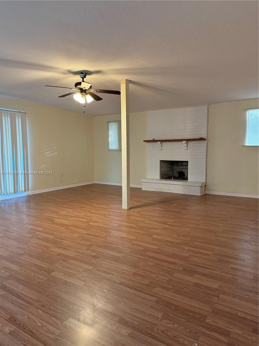 Real estate property located at 9410 Gilchrist ct, Duval, Carver Manor Unit 10, Jacksonville, FL
