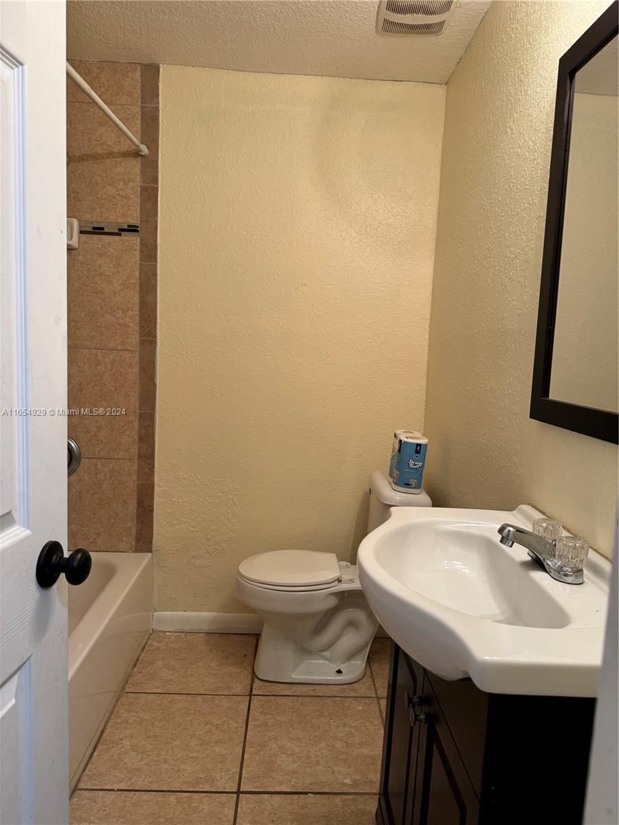 Real estate property located at 9410 Gilchrist ct, Duval, Carver Manor Unit 10, Jacksonville, FL