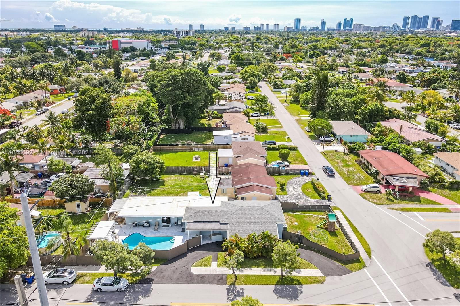 Real estate property located at 1013 24th Ave, Broward, HOLLYWOOD HIGHLANDS PARK, Hollywood, FL