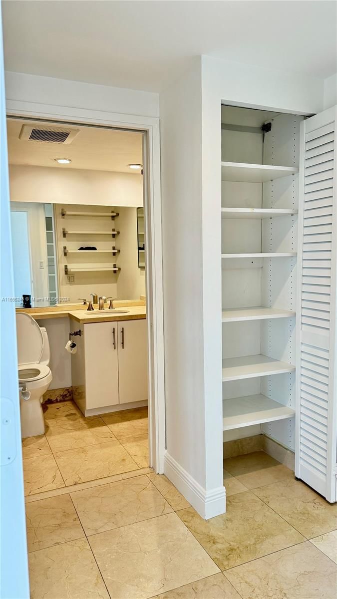 Real estate property located at 151 Crandon Blvd #838, Miami-dade, The Emeraldbay @ Key Colo, Key Biscayne, FL
