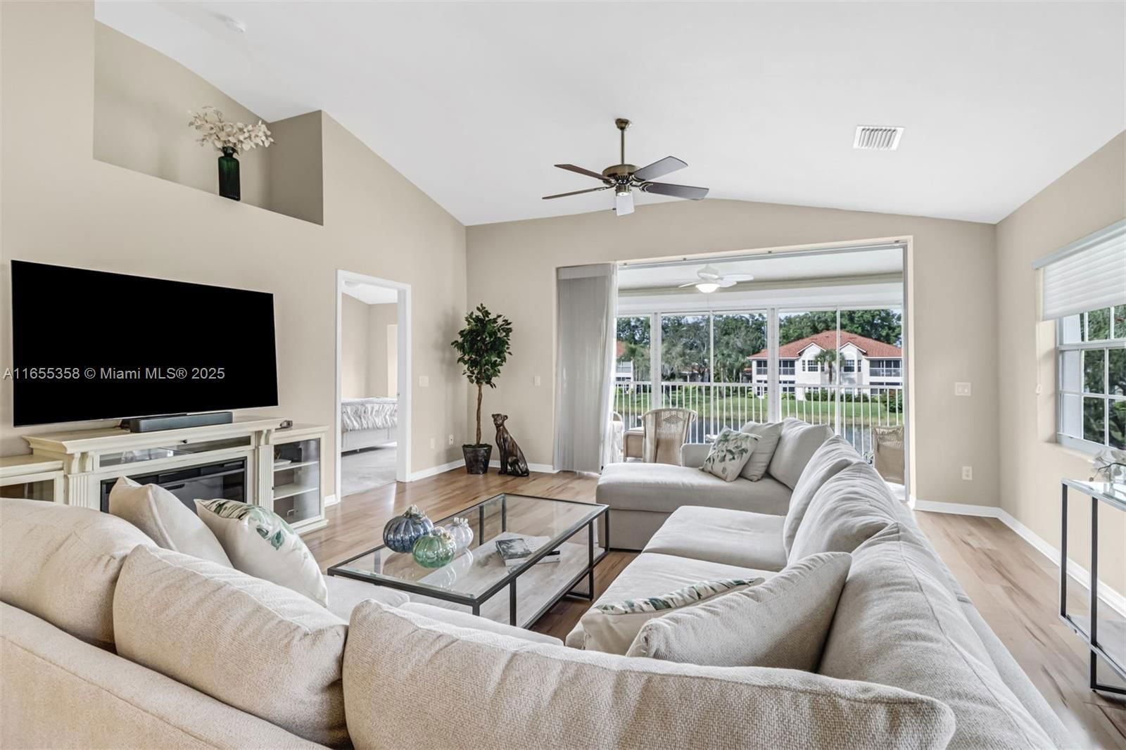 Real estate property located at 6195 Reserve Circle #1304, Collier, The Vineyards, Naples, FL