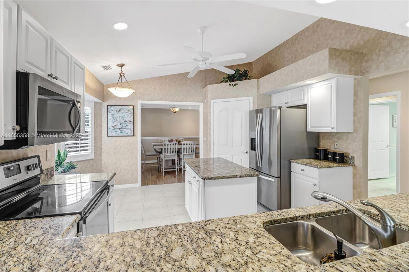 Real estate property located at 6195 Reserve Circle #1304, Collier, The Vineyards, Naples, FL