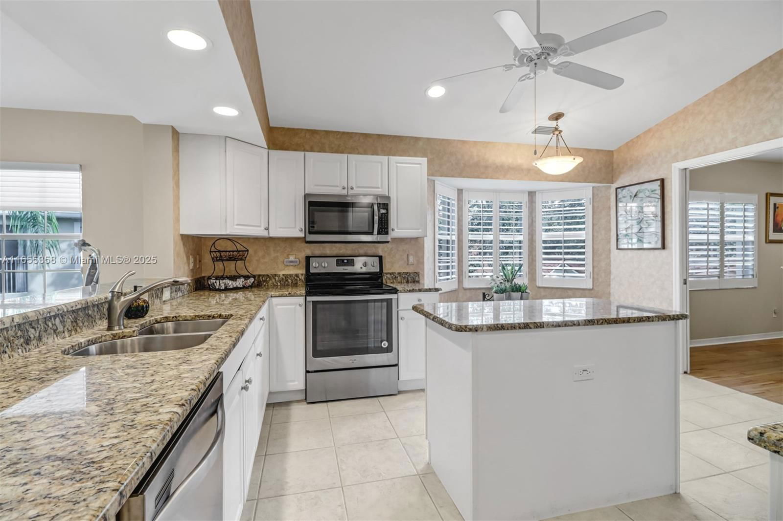 Real estate property located at 6195 Reserve Circle #1304, Collier, The Vineyards, Naples, FL