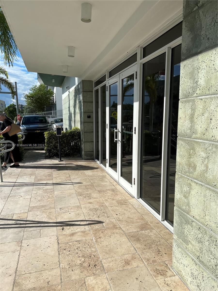 Real estate property located at 2550 27th Ave #703, Miami-Dade, GROVE VIEW CONDO, Miami, FL