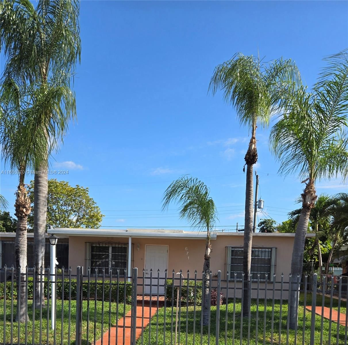 Real estate property located at 671 15th Pl, Miami-Dade, SUN-TAN VILLAGE SEC 1, Hialeah, FL