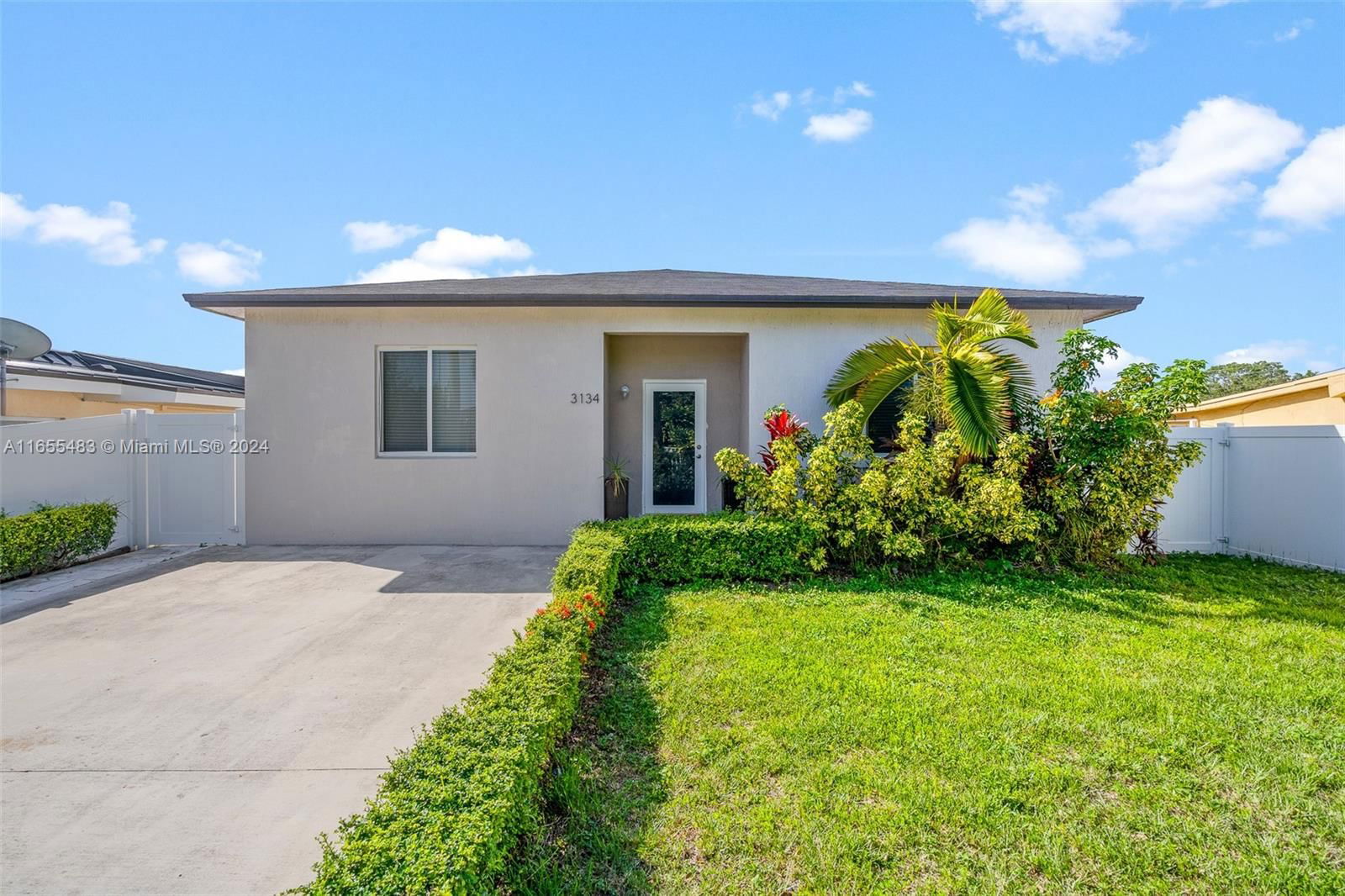 Real estate property located at 3134 64th Avenue, Miami-Dade, CORAL VILLAS REV, Miami, FL