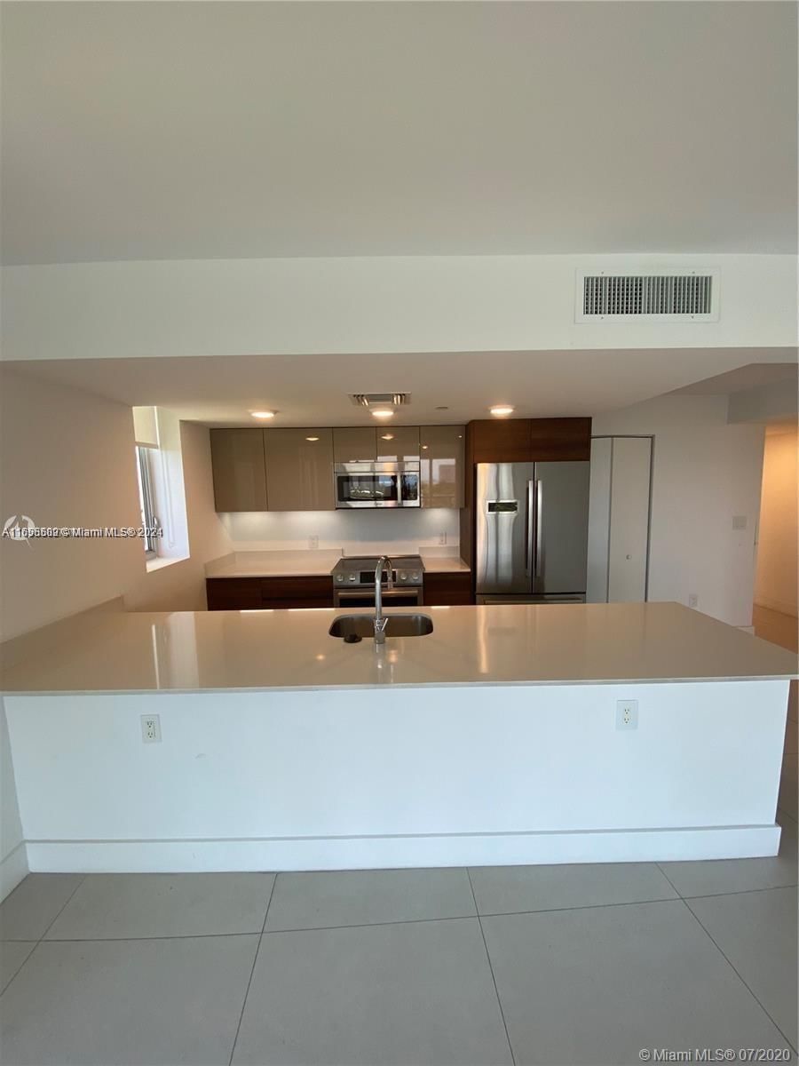 Real estate property located at 9261 Bay Harbor Dr #704, Miami-Dade, THE IVORY RESIDENCE CONDO, Bay Harbor Islands, FL