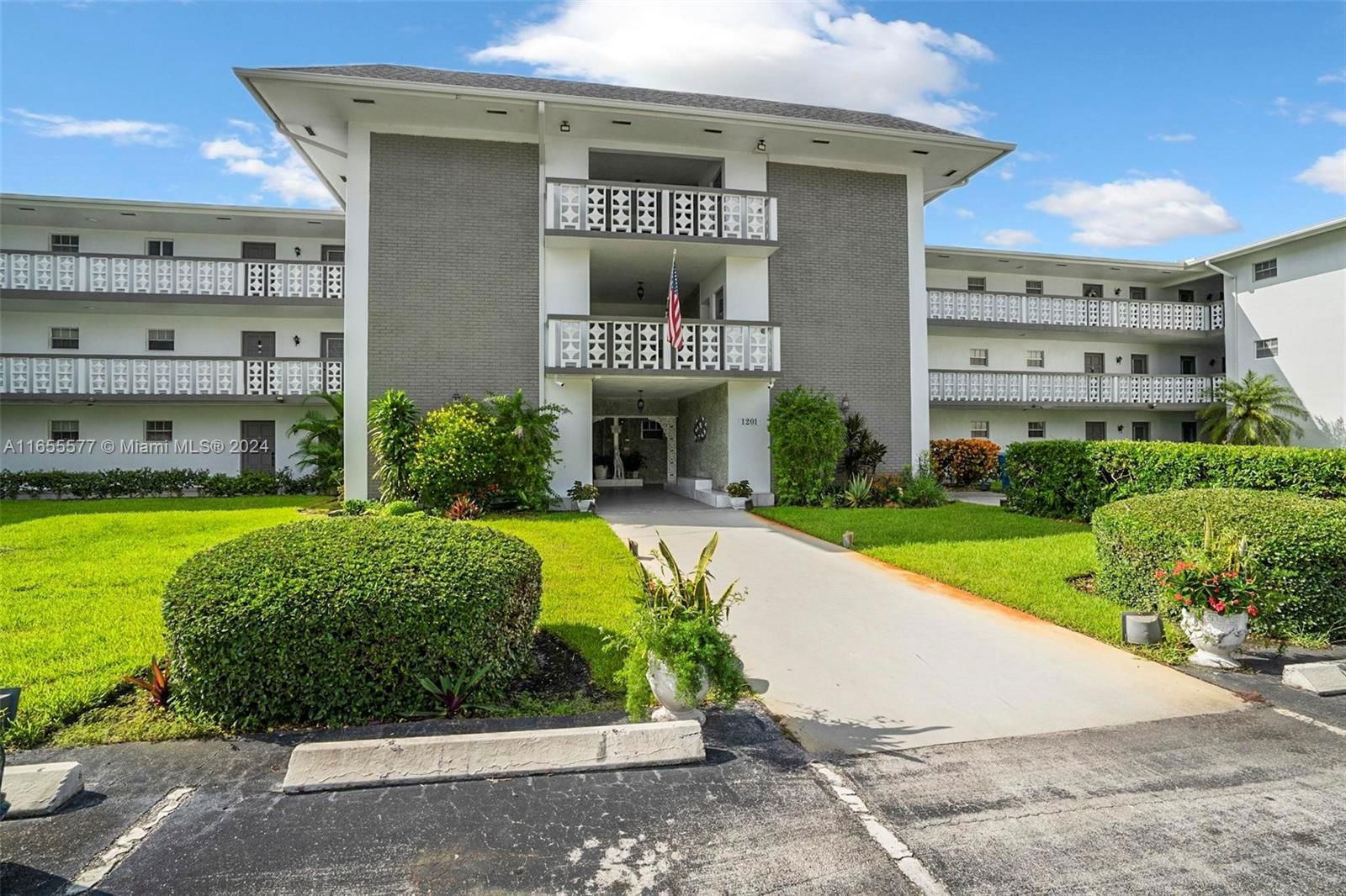 Real estate property located at 1201 Hillcrest Ct #115, Broward, HILLCREST COUNTRY CLUB AP, Hollywood, FL