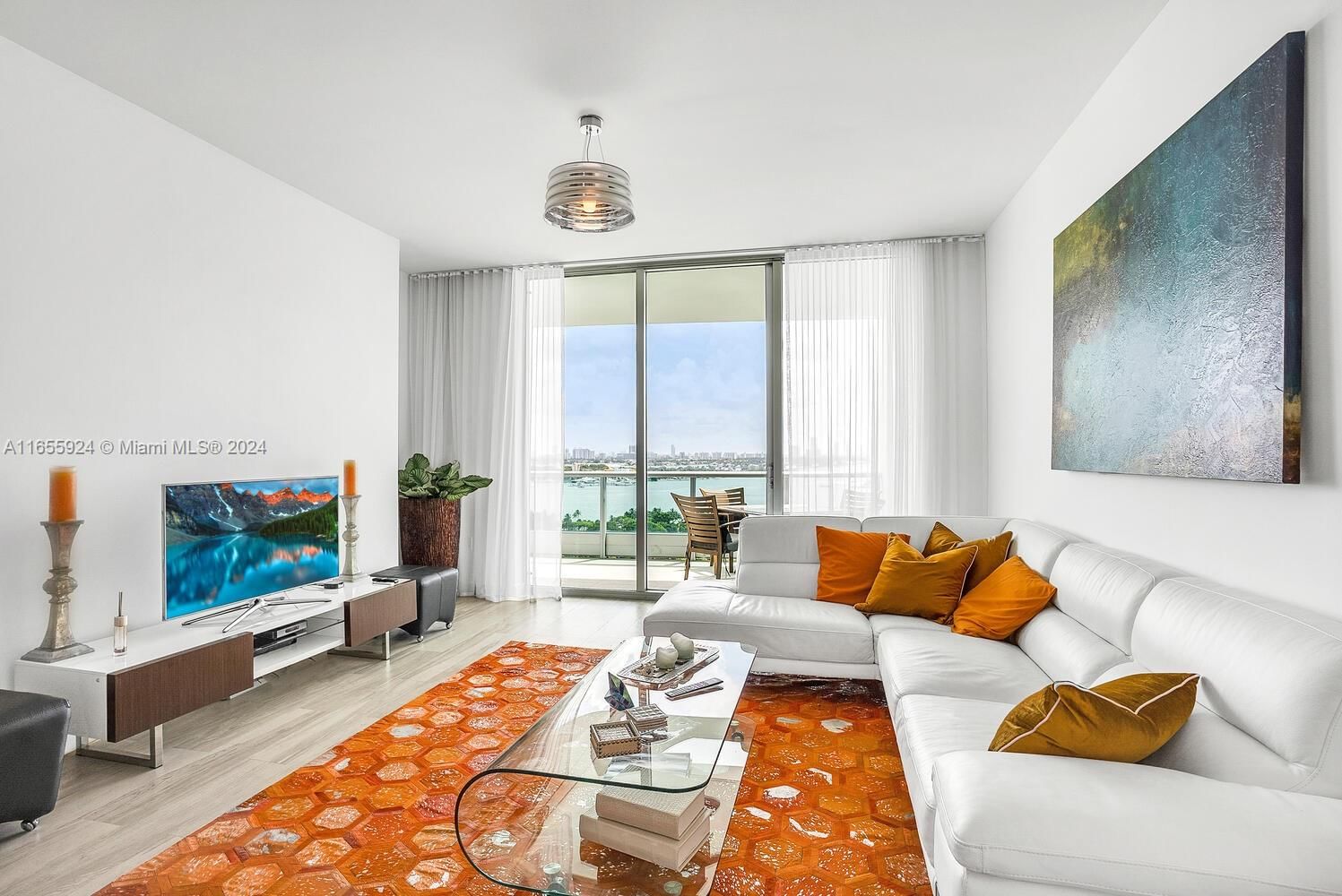 Real estate property located at 900 Biscayne Blvd #2009, Miami-Dade, 900 BISCAYNE BAY CONDO, Miami, FL