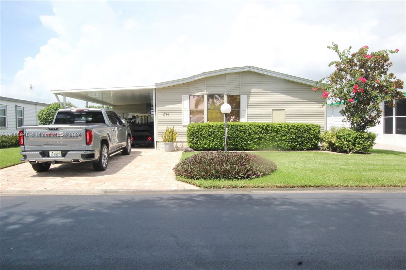 Real estate property located at 1734 35th Circle, Okeechobee, Seminole Cove, Okeechobee, FL