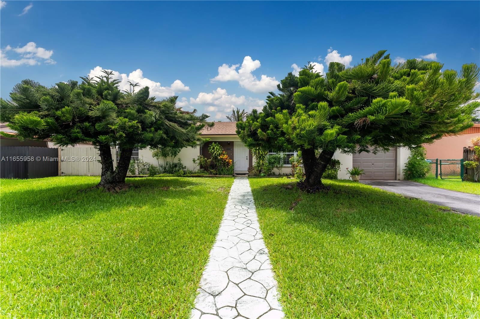 Real estate property located at 11114 156th Ter, Miami-Dade, FAIRWAY ESTATES SEC 7, Miami, FL