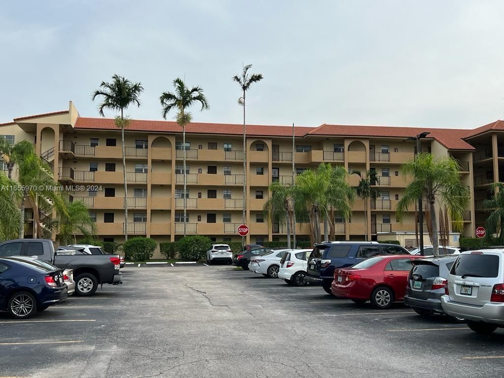 Real estate property located at 3905 Nob Hill Rd #201, Broward, Sunrise Island #1 Condo, Sunrise, FL