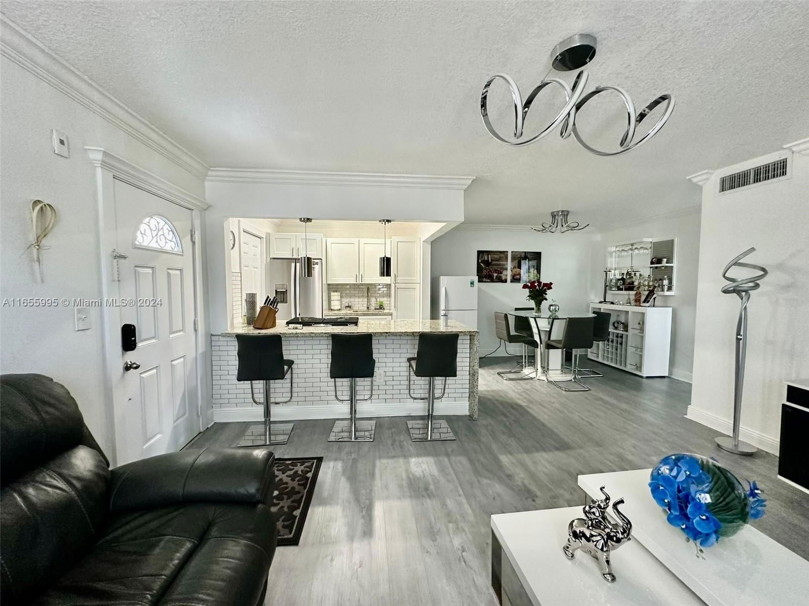 Real estate property located at 101 204th St #18X, Miami-dade, Ro-mont Gardens Andover A, Miami Gardens, FL