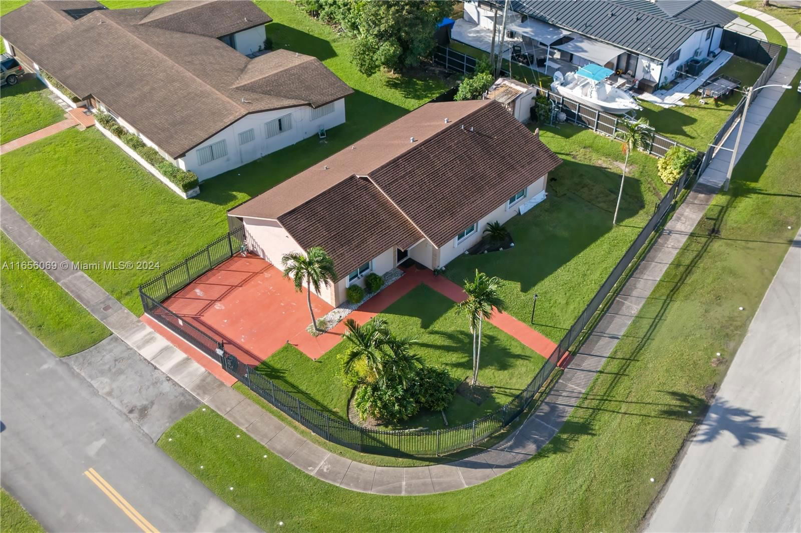 Real estate property located at 14800 Robinson St, Miami-Dade, L S D SUB, Miami, FL