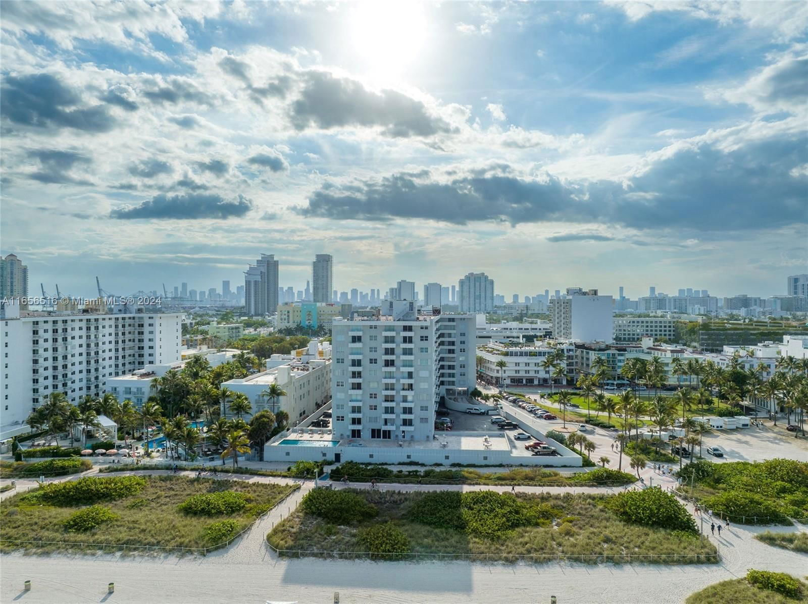 Real estate property located at 465 Ocean Dr #405, Miami-Dade, ROYAL ATLANTIC CONDO, Miami Beach, FL