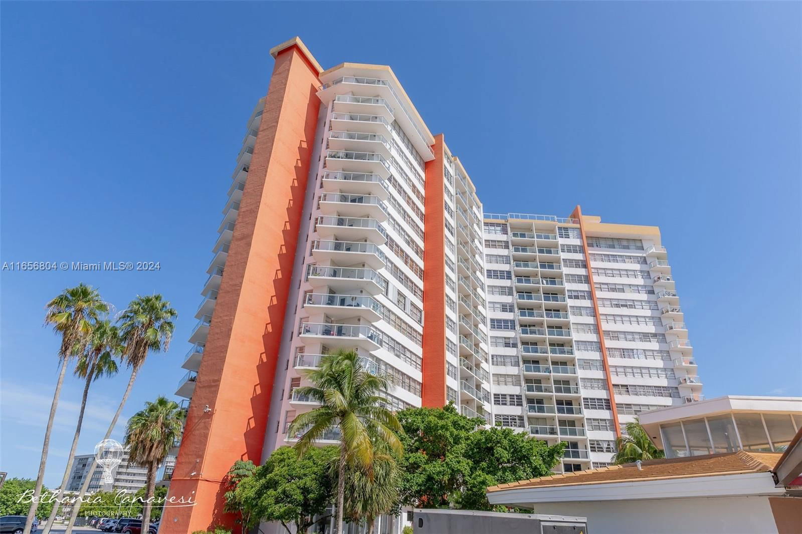 Real estate property located at 1351 Miami Gardens Dr #1023E, Miami-Dade, BUCKLEY TOWERS CONDO - EA, Miami, FL