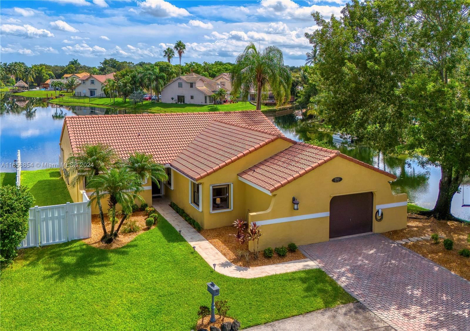 Real estate property located at 2565 Bass Way, Broward, ROCK CREEK PHASE TWO, Cooper City, FL