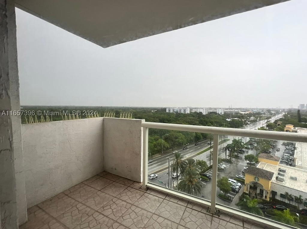 Real estate property located at 13499 Biscayne Blvd #1205, Miami-dade, Sailboat Cay Condo, North Miami, FL