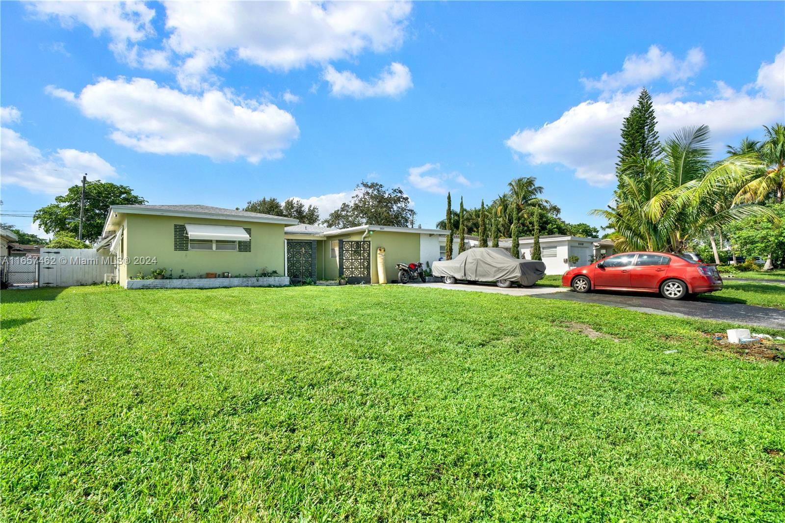 Real estate property located at 6804 9th St, Broward, PEMBROKE PINES NO 2, Pembroke Pines, FL