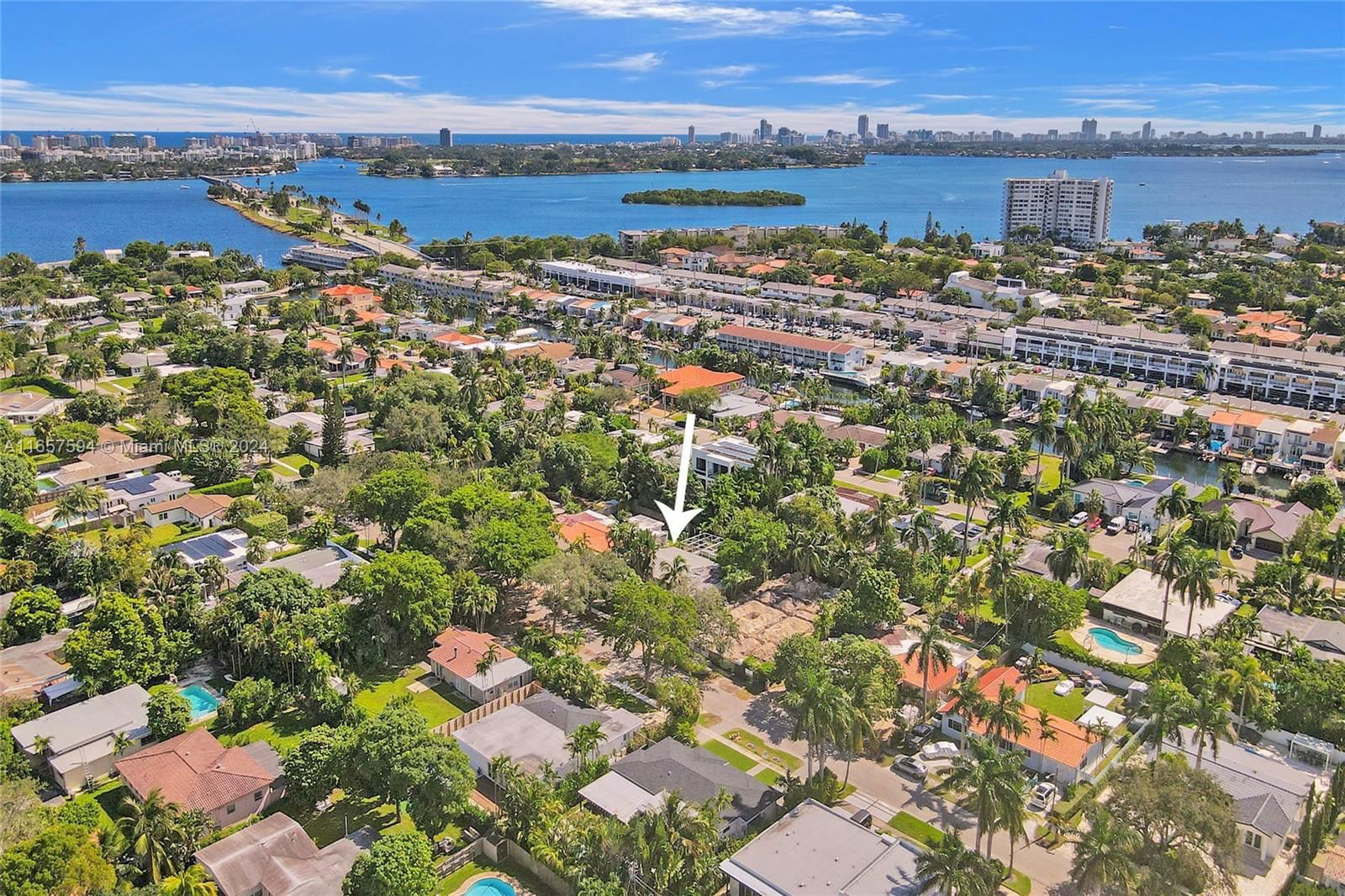 Real estate property located at 2070 Alamanda Dr, Miami-Dade, KEYSTONE POINT SEC 3, North Miami, FL