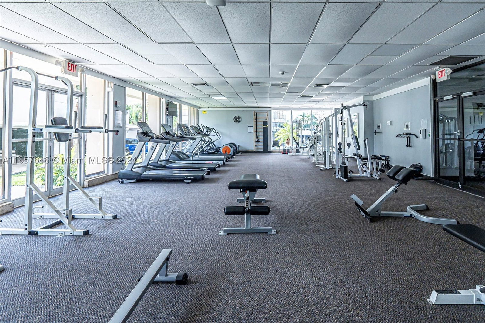 Real estate property located at 300 Bayview Dr #1012, Miami-dade, Arlen House Condo, Sunny Isles Beach, FL