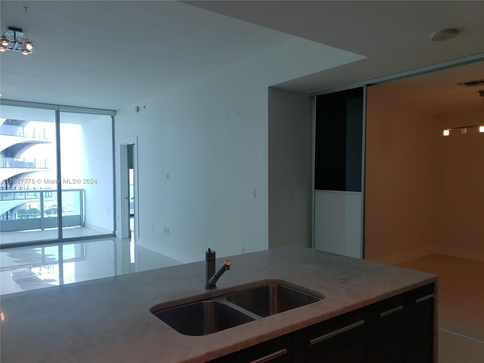 Real estate property located at 900 Biscayne Blvd #2710, Miami-Dade, 900 BISCAYNE BAY CONDO, Miami, FL