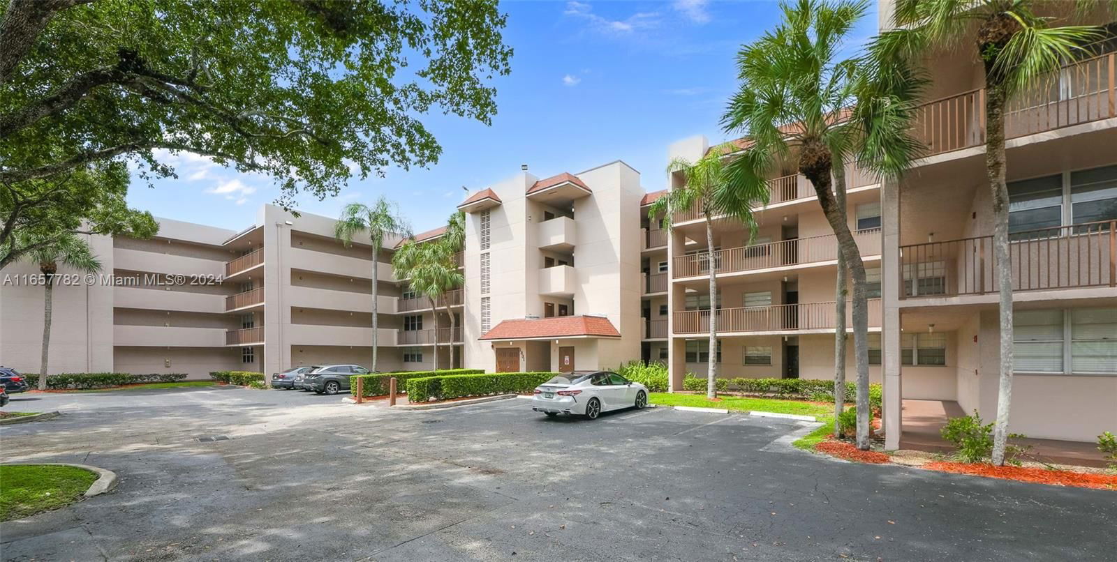 Real estate property located at 1831 Sabal Palm Dr #402, Broward, CONDO 2 OF SABAL PALM CON, Davie, FL