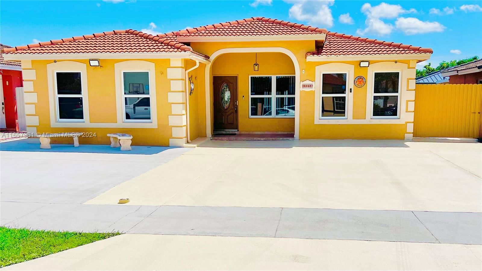 Real estate property located at 13256 276th Ln, Miami-Dade, ACAPULCO SUB, Homestead, FL