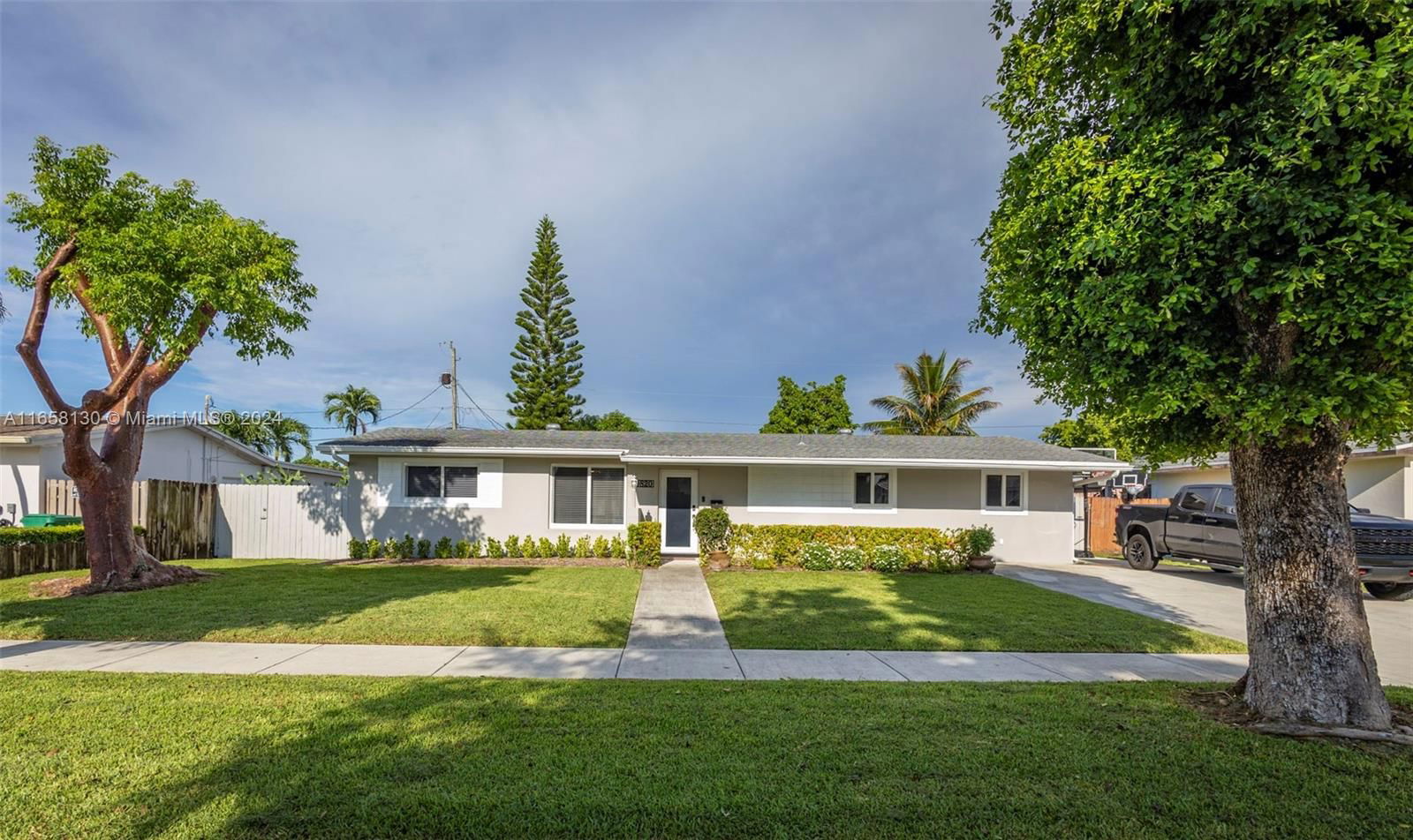 Real estate property located at 19820 88th Ct, Miami-Dade, CUTLER RIDGE PINES, Cutler Bay, FL