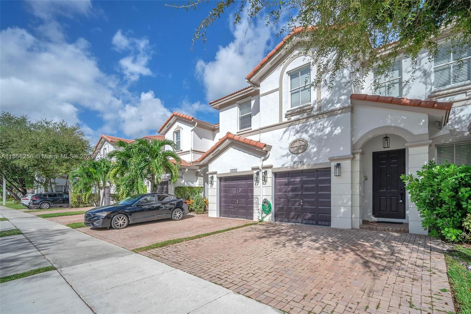 Real estate property located at 10749 78th Ter #10749, Miami-Dade, ISLANDS AT DORAL 1ST ADDN, Doral, FL