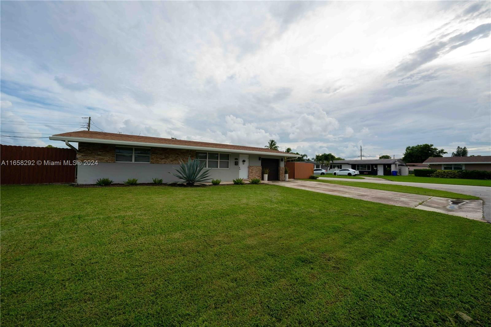 Real estate property located at 7930 12th St, Broward, BOULEVARD HEIGHTS SEC 8, Pembroke Pines, FL