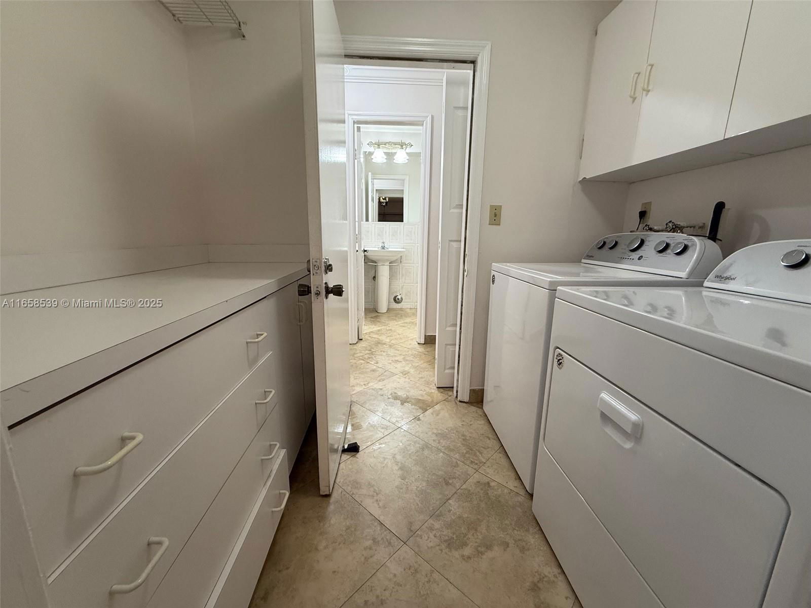 Real estate property located at 14267 97th Ter, Miami-dade, La Jolla West, Miami, FL