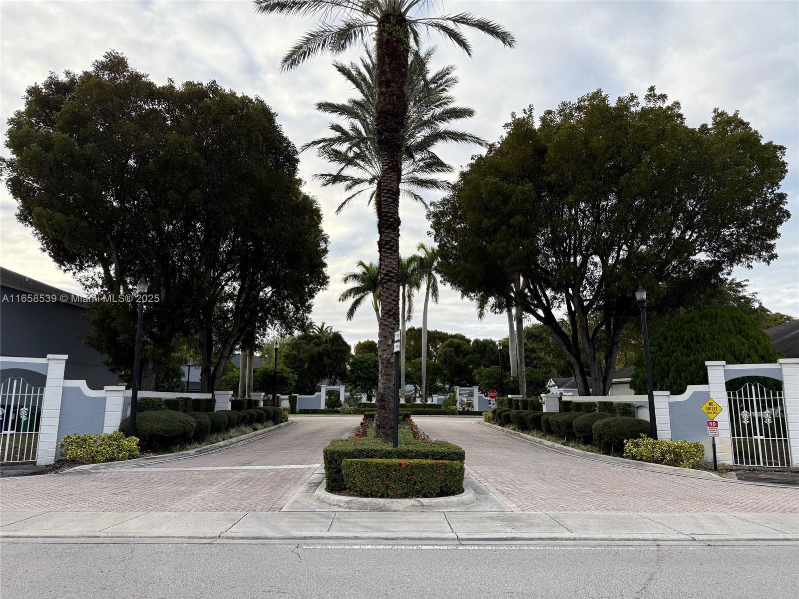 Real estate property located at 14267 97th Ter, Miami-dade, La Jolla West, Miami, FL