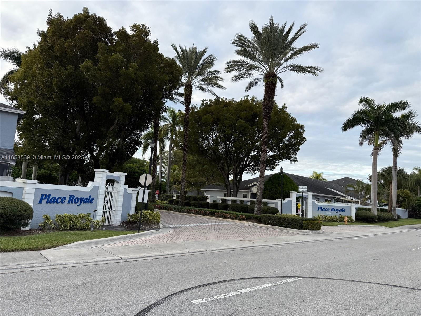 Real estate property located at 14267 97th Ter, Miami-dade, La Jolla West, Miami, FL