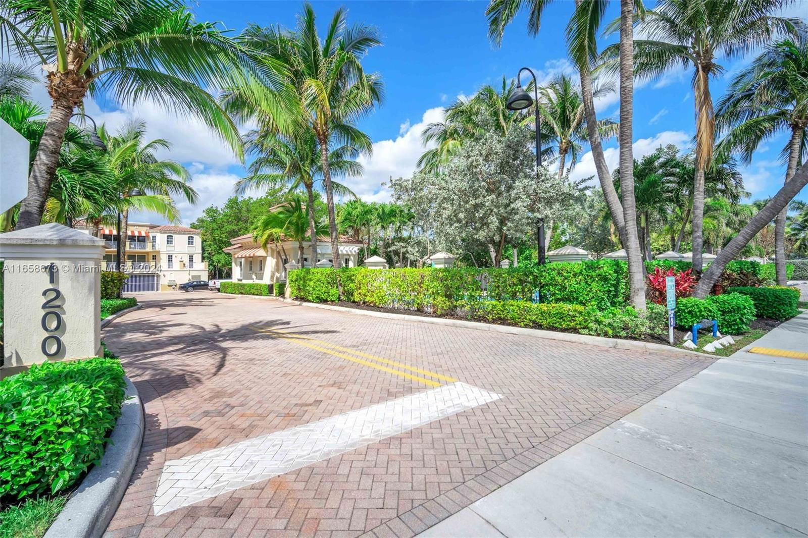 Real estate property located at 1200 Hillsboro Mile #2203, Broward, 1200 HILLSBORO MILE CONDO, Hillsboro Beach, FL