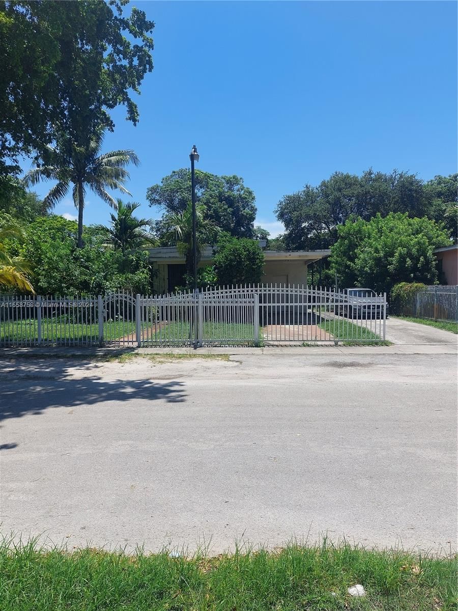 Real estate property located at 980 146th St, Miami-Dade, POINCIANNA MANOR SEC 2, North Miami, FL