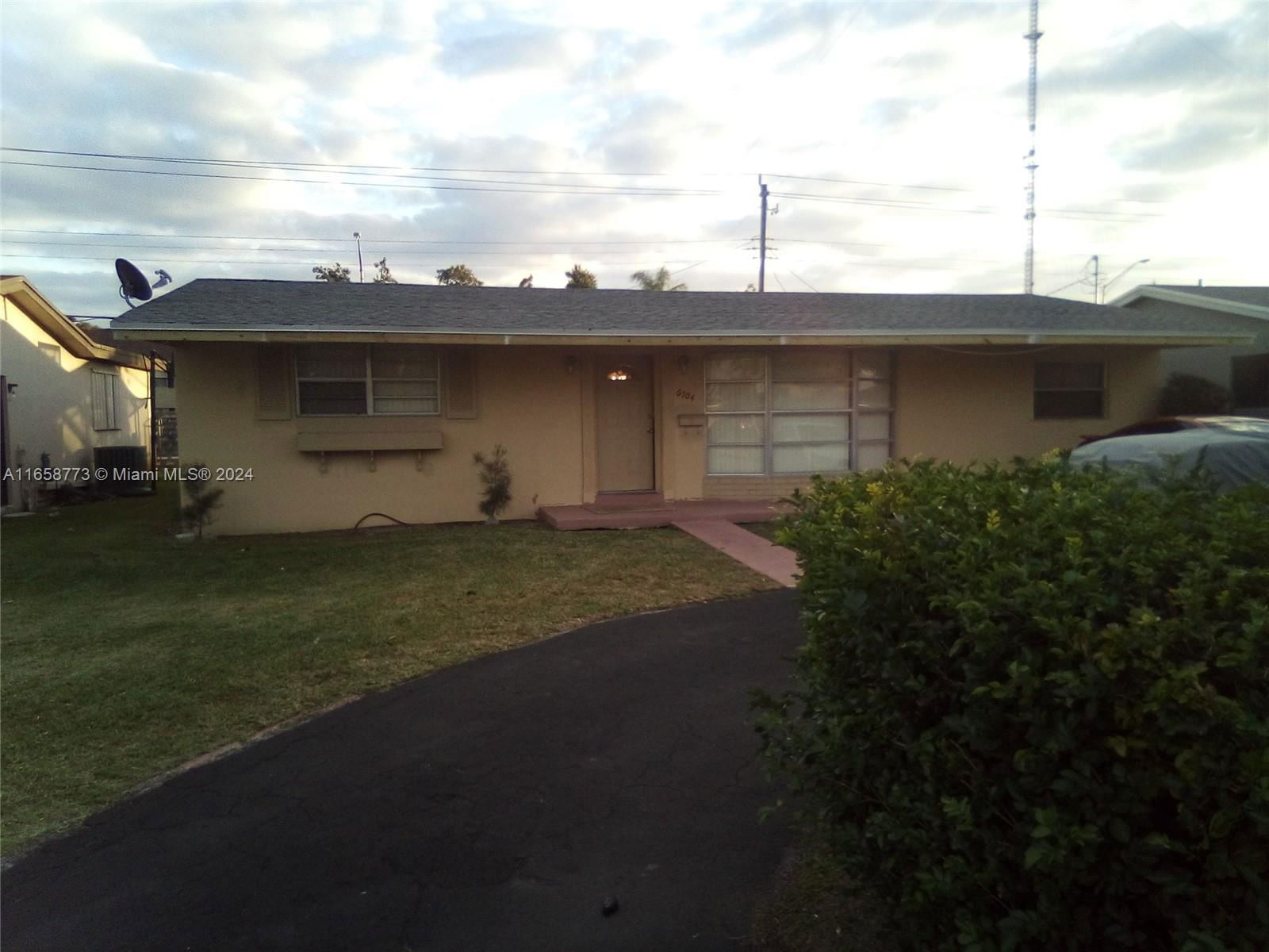 Real estate property located at 6704 Emerald Lake Dr, Broward, MIRAMAR ISLES SEC 2, Miramar, FL