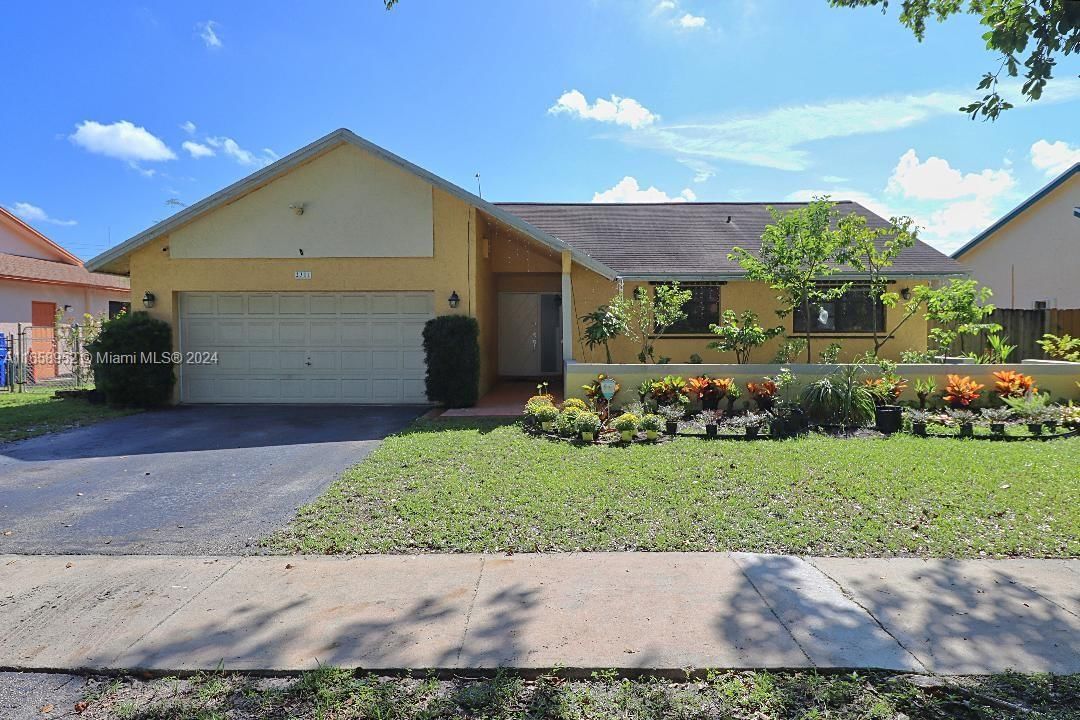 Real estate property located at 2311 101st Ter, Broward, WOODBRIDGE, Pembroke Pines, FL