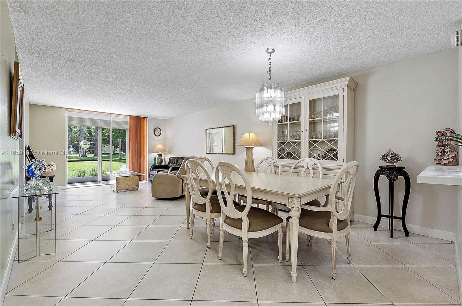 Real estate property located at 811 Hollybrook Dr #108, Broward, HOLLYBROOK GOLF AND, Pembroke Pines, FL