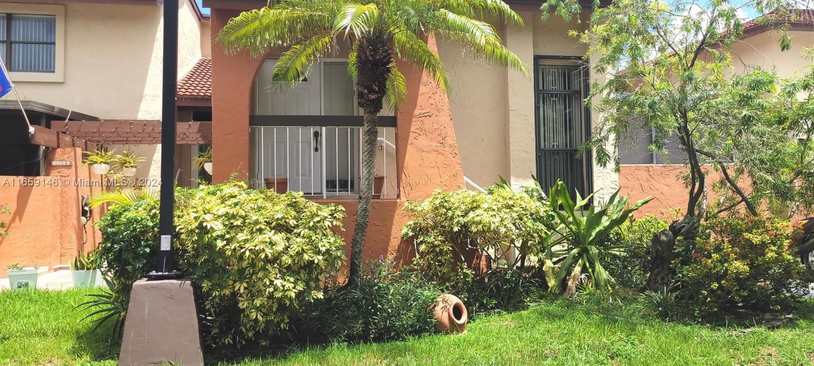 Real estate property located at 10009 9th St Cir #4-15, Miami-Dade, WINDSONG LAKES CONDO, Miami, FL