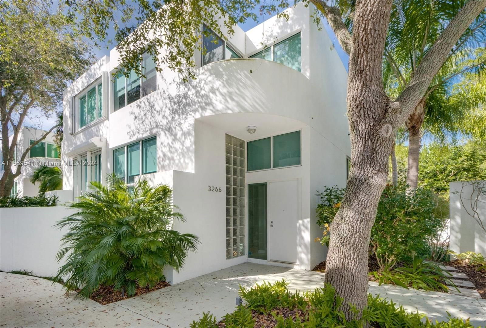 Real estate property located at 3266 Virginia Street B-3, Miami-Dade, IPANEMA VILLAS CONDO, Miami, FL