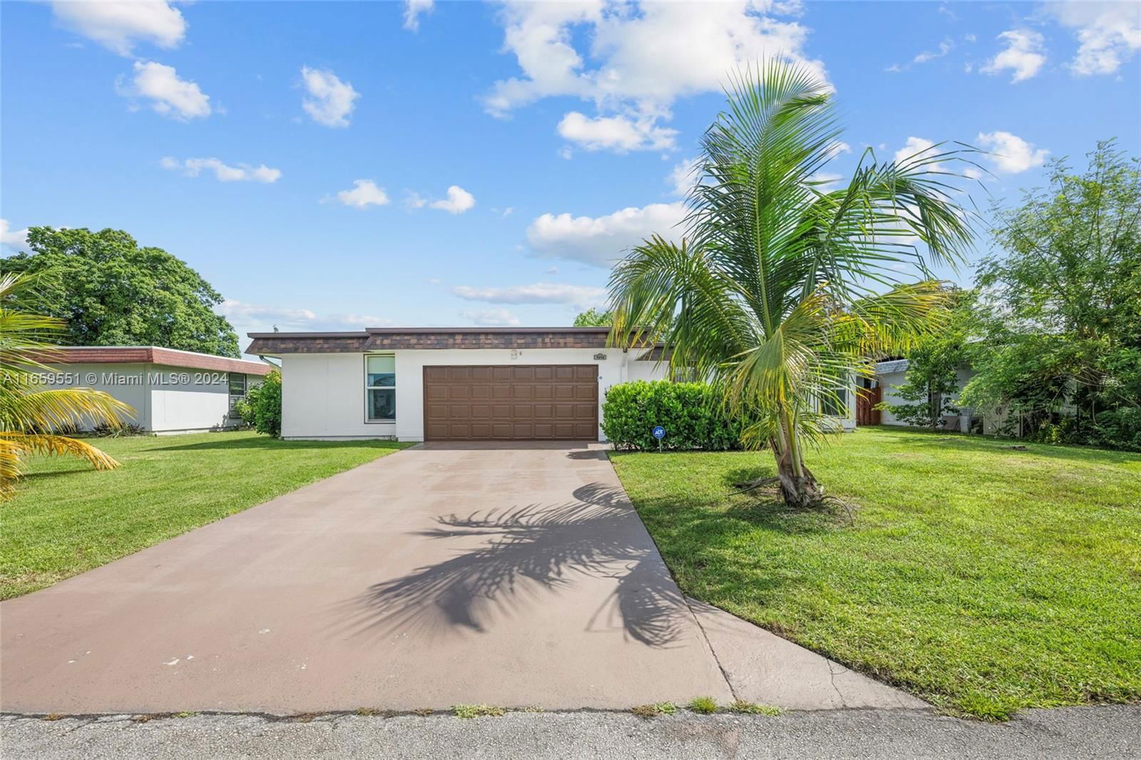 Real estate property located at 7010 63rd St, Broward, MAINLANDS OF TAMARAC LAKE, Tamarac, FL