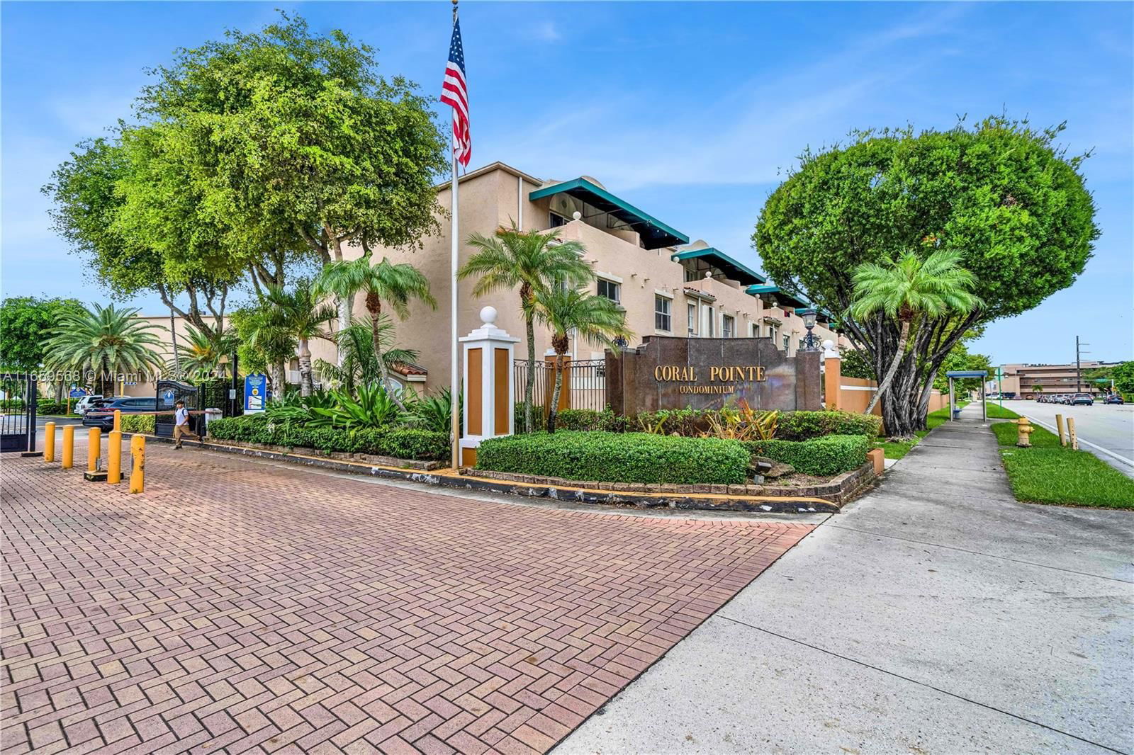 Real estate property located at 8580 6th Ln #6-103, Miami-Dade, CORAL POINTE TOWNHOMES CO, Miami, FL