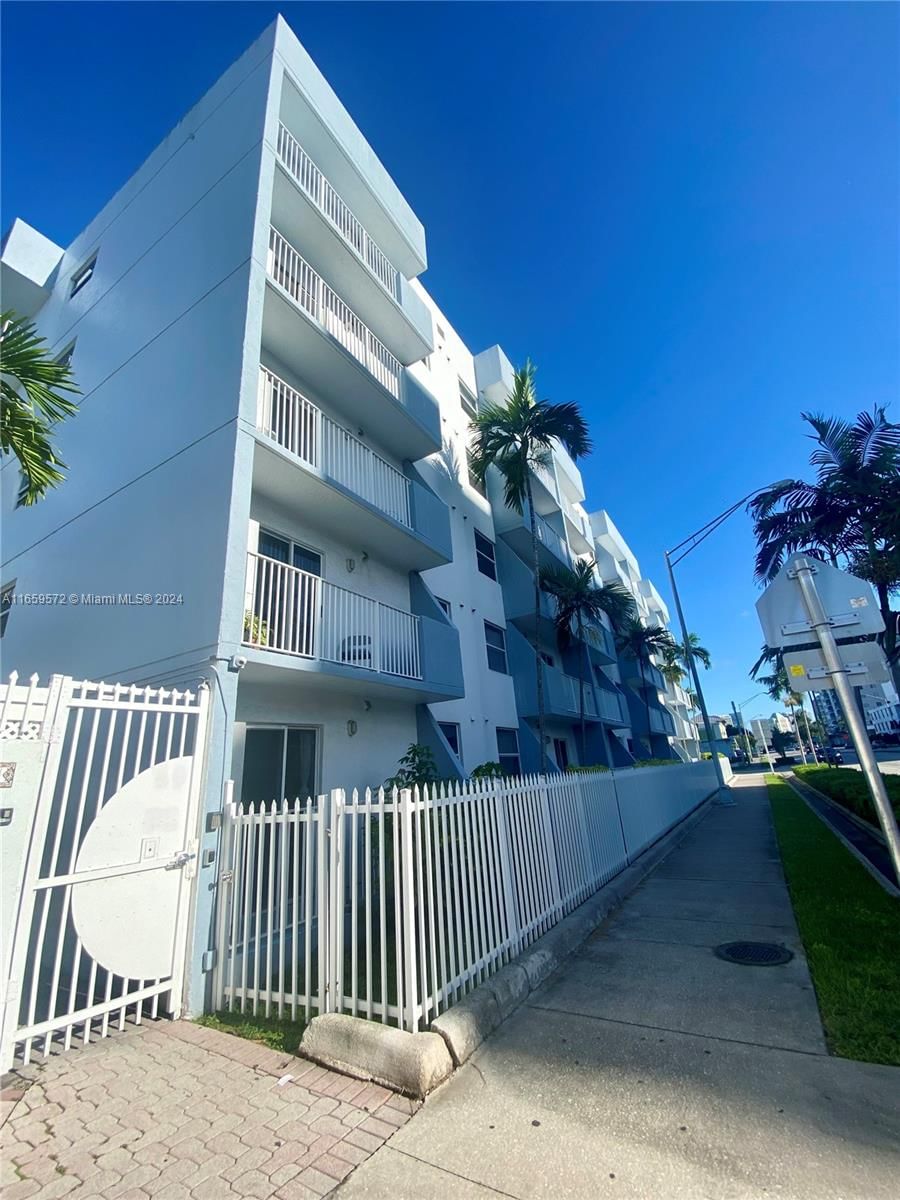 Real estate property located at 2575 27th Ave #101, Miami-Dade, MARBELLA BY THE GROVE CON, Miami, FL