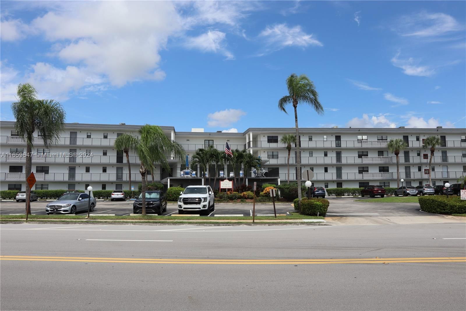 Real estate property located at 9233 8th St #307, Palm Beach, ISLE OF SANDALFOOT CONDO, Boca Raton, FL