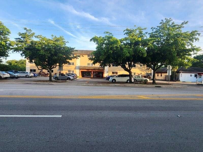 Real estate property located at 7910 Taft St #212, Broward, SUZANNE PLAZA CONDO, Pembroke Pines, FL