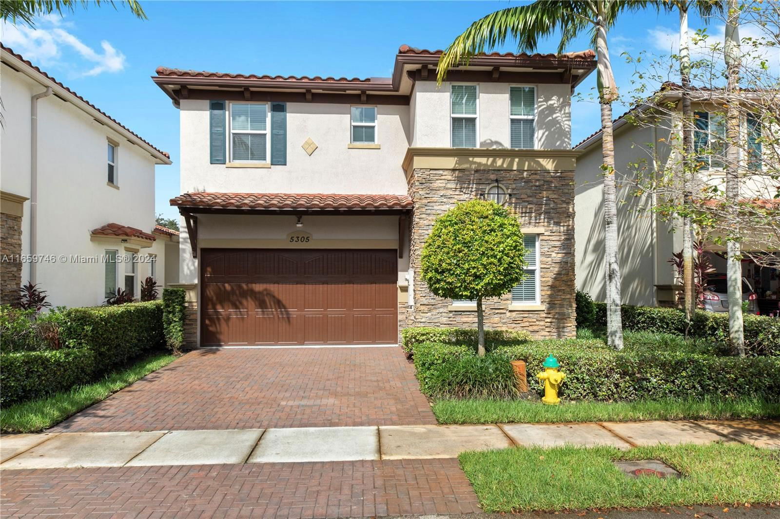 Real estate property located at 5305 Falcon Trl, Broward, OSPREY PRESERVE, Davie, FL