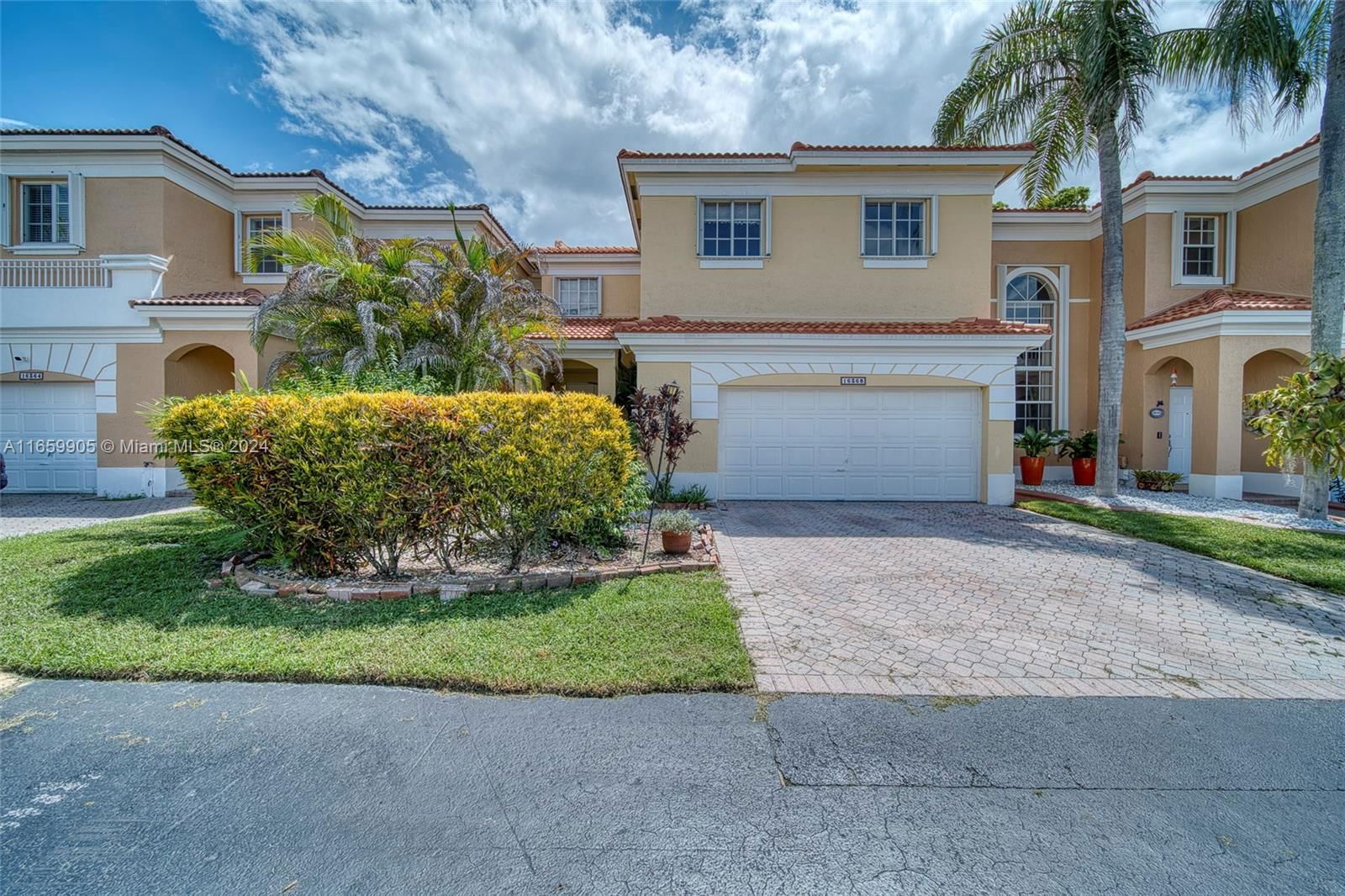 Real estate property located at 16368 103rd Ter #16368, Miami-Dade, FOREST LAKES COUNTRY GARD, Miami, FL